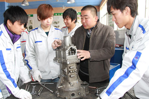 北京万通汽修学校理实一体化教学